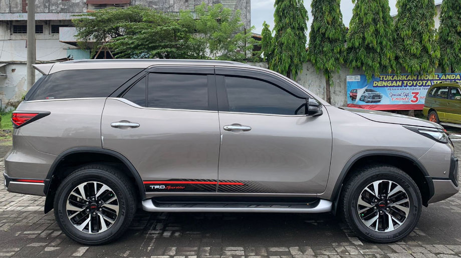 TOYOTA FORTUNER FORTUNER 2.4 VRZ TRD AT DIESEL (NEW) AT 2018